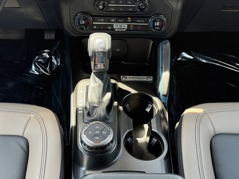 Used 2023 Ford Bronco Wildtrak AWD/4WD image 14