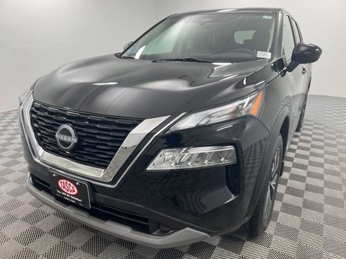 Used 2023 Nissan Rogue SV image 1