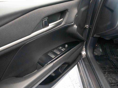 Used 2025 Toyota Camry LE image 7