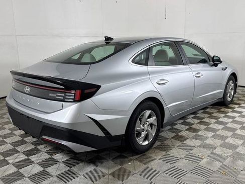Used 2026 Hyundai Sonata SE FWD image 3