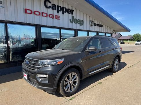 Used 2020 Ford Explorer XLT w/ Equipment Group 202A AWD/4WD image 2