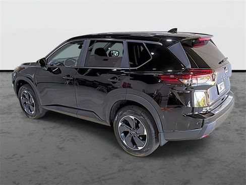 Used 2026 Nissan Rogue SV AWD/4WD image 2