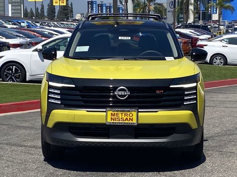 New 2025 Nissan Kicks SR image 6