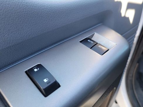 Used 2023 Ford F650 2WD Regular Cab Super Duty image 10