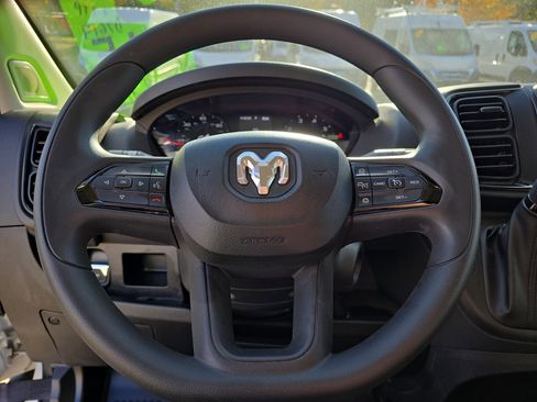 Used 2025 RAM ProMaster 2500 w/ Convenience Group image 15