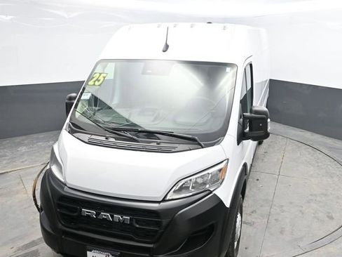 Used 2025 RAM ProMaster 2500 w/ Convenience Group FWD image 23