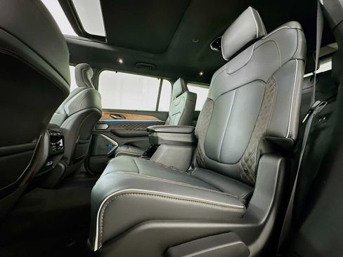 Used 2025 Jeep Grand Cherokee L Summit image 23