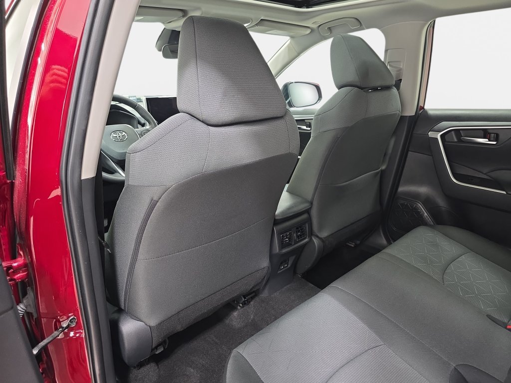Used 2024 Toyota RAV4 XLE w/ Convenience Package AWD/4WD image 12