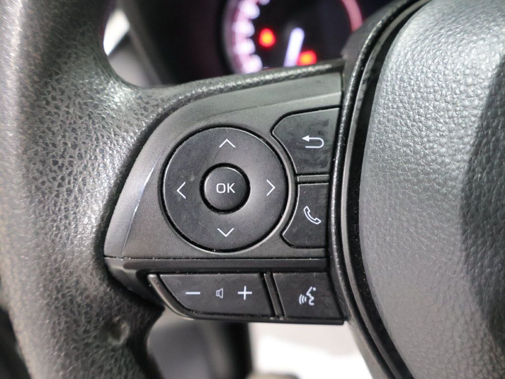 Used 2025 Toyota RAV4 LE AWD/4WD image 34