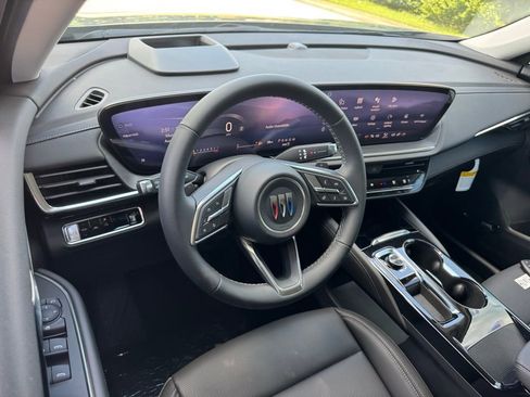 New 2025 Buick Envision Preferred image 3