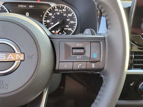 New 2025 Nissan Pathfinder SV image 7