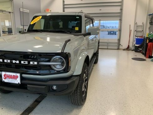 Used 2024 Ford Bronco Outer Banks image 5