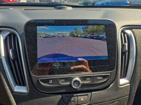 Used 2025 Chevrolet Malibu LT FWD image 21