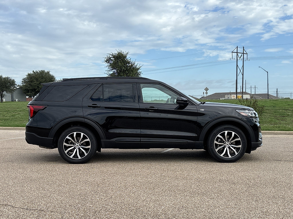 Used 2026 Ford Explorer ST-Line AWD/4WD image 5