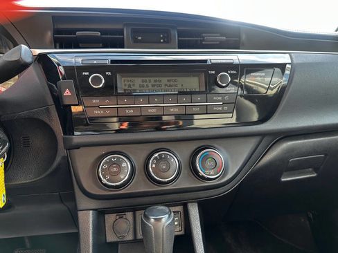 Used 2015 Toyota Corolla L image 15