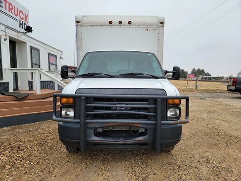 Used 2016 Ford E-350 and Econoline 350 Super Duty image 3