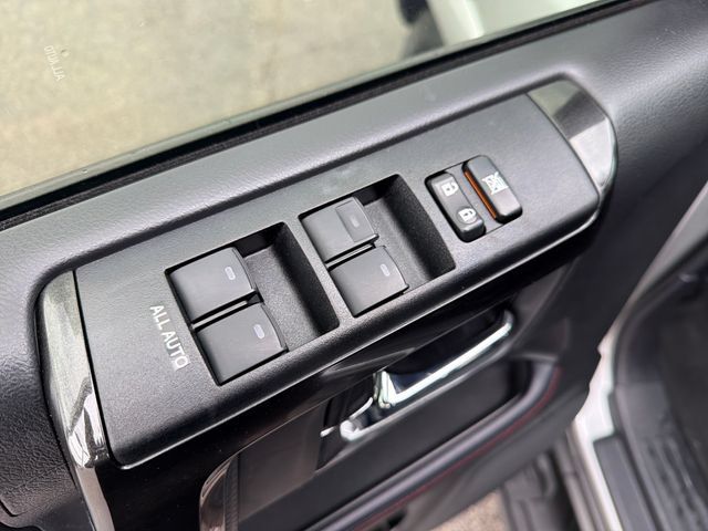 Used 2022 Toyota 4Runner TRD Off-Road Premium AWD/4WD image 17