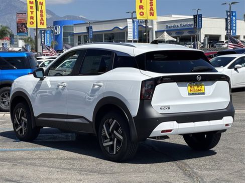 New 2026 Nissan Kicks SV image 4