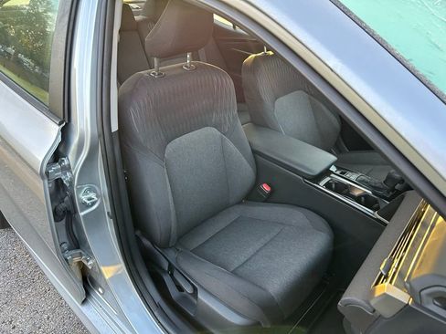 Used 2025 Toyota Camry LE w/ Convenience Package image 15