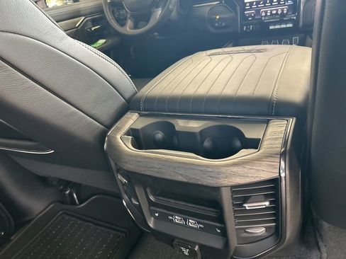 Used 2025 RAM 2500 Limited AWD/4WD image 43
