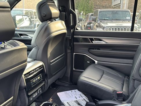 New 2026 Jeep Grand Wagoneer Limited AWD/4WD image 27