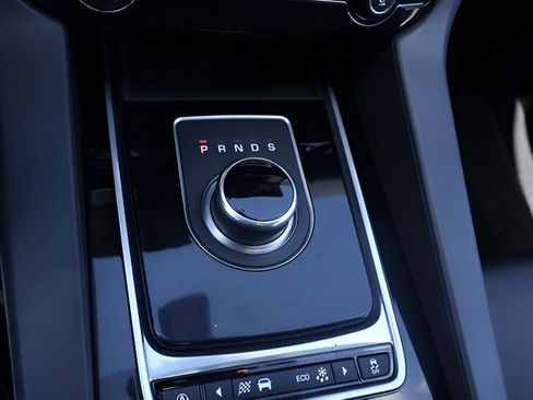 Used 2018 Jaguar F-PACE Premium AWD/4WD image 29