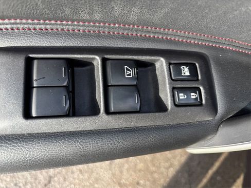 Used 2011 Nissan Rogue SV w/ SL Pkg image 34