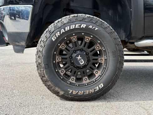 Used 2013 GMC Sierra 2500 SLE w/ SLE Preferred Package image 11