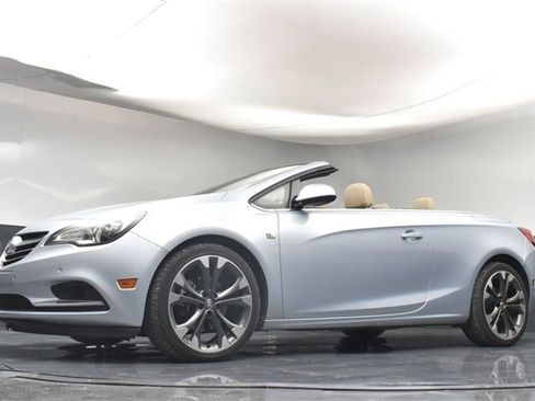 Used 2018 Buick Cascada Premium image 29