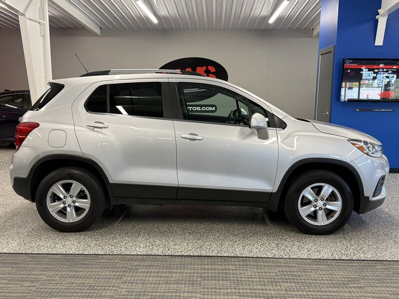 Used 2017 Chevrolet Trax LT w/ Driver Confidence Package AWD/4WD image 8