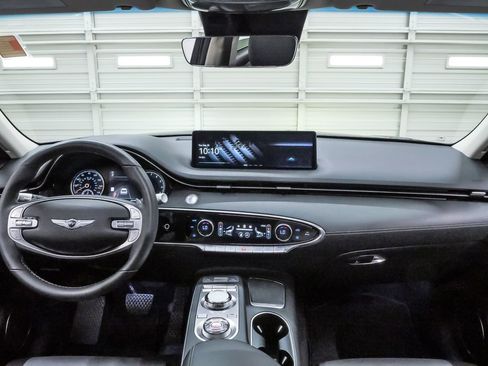 Certified 2023 Genesis GV70 2.5T w/ Select Package AWD/4WD image 16