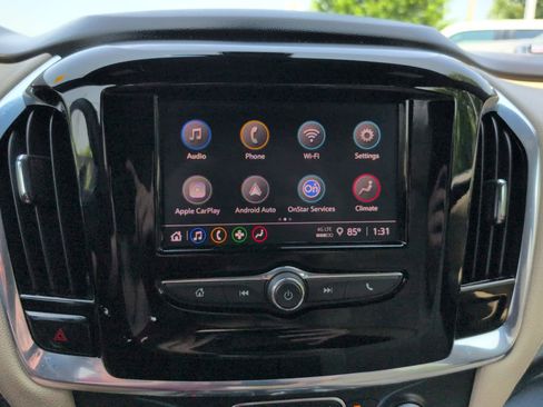 Used 2023 Chevrolet Traverse LS image 27