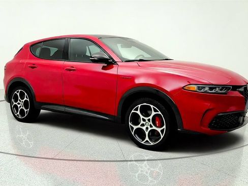 Used 2024 Alfa Romeo Tonale Veloce w/ Active Assist Package AWD/4WD image 3