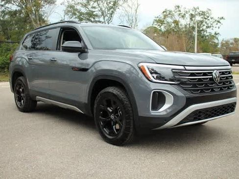 New 2024 Volkswagen Atlas Peak Edition SEL image 8