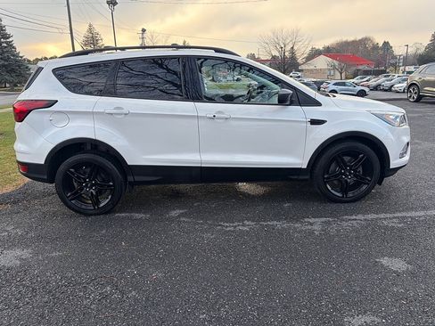 Used 2019 Ford Escape SEL image 10