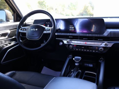 Used 2023 Kia Telluride EX w/ EX Captain's Chair Package image 33