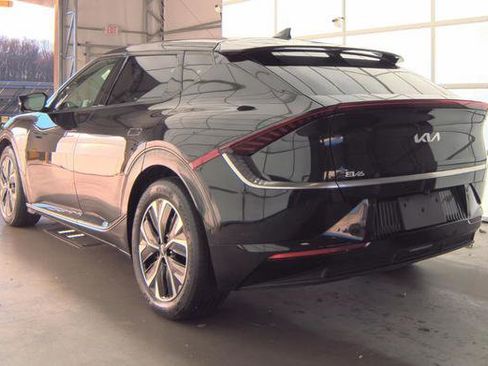 Used 2022 Kia EV6 Wind w/ Wind Technology Package image 4
