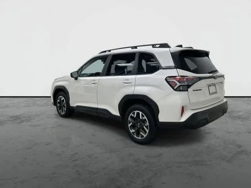 Used 2025 Subaru Forester Premium AWD/4WD image 9