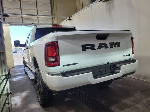 Used 2026 RAM 2500 Big Horn AWD/4WD image 4