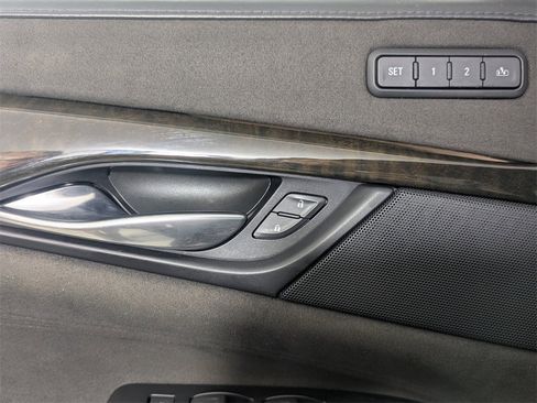 Used 2018 Cadillac Escalade Platinum image 14