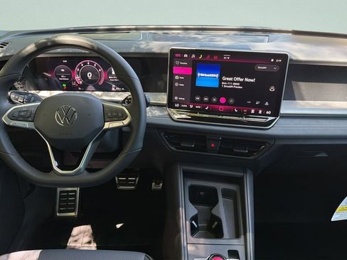 New 2026 Volkswagen Tiguan SE R-Line image 18