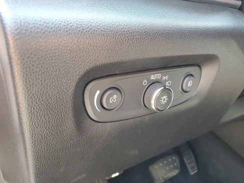 Used 2018 Chevrolet Traverse LT FWD image 21