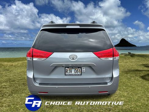 Used 2011 Toyota Sienna XLE image 6