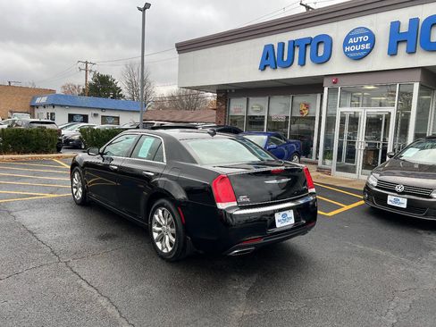 Used 2015 Chrysler 300 C image 11