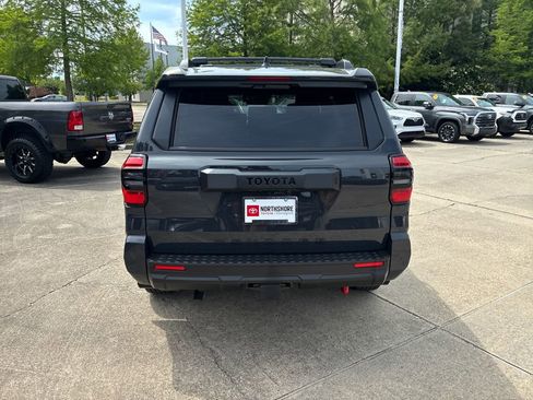 New 2026 Toyota 4Runner SR5 AWD/4WD image 5