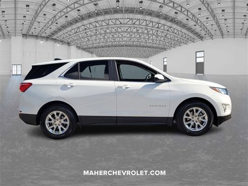 Used 2021 Chevrolet Equinox LT w/ Driver Convenience Package image 8