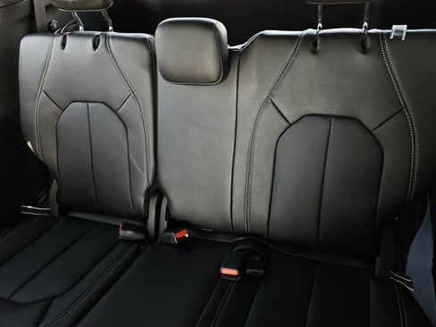 New 2026 Chrysler Pacifica Select image 10