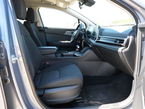 Used 2025 Kia Sportage LX image 25