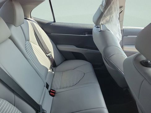 Used 2023 Toyota Camry SE image 6