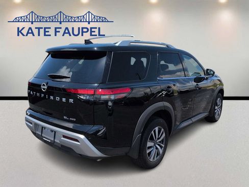 Used 2025 Nissan Pathfinder SL AWD/4WD image 7